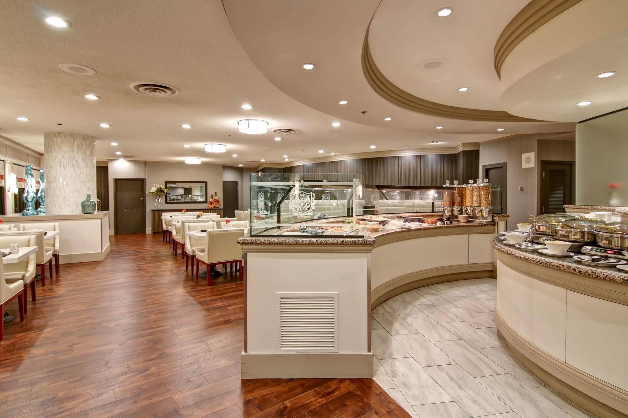 Hotel Chateau Lacombe 4*